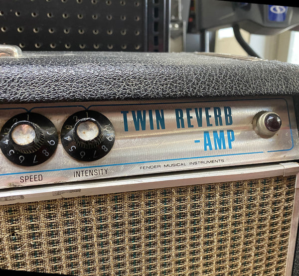 Fender Twin Reverb Amp 1969 Silver Face - Chicago Pawners & Jewelers