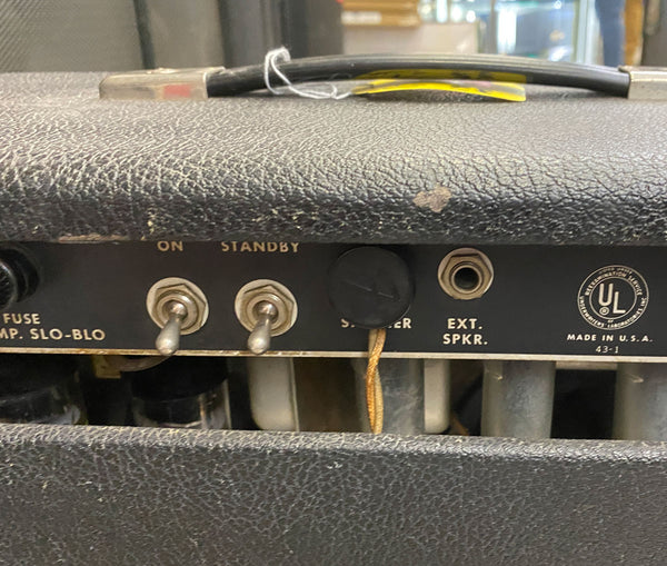 Fender Twin Reverb Amp 1969 Silver Face - Chicago Pawners & Jewelers