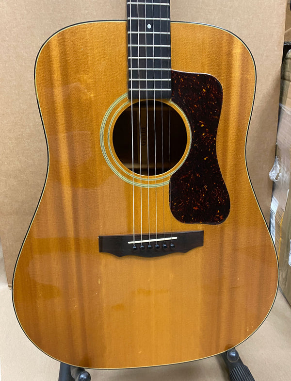 Guild D35 Dreadnought 1981 - Chicago Pawners & Jewelers