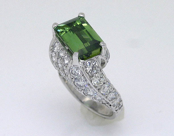 1960s 10.23ct Green Tourmaline & Diamond Ring - Chicago Pawners & Jewelers
