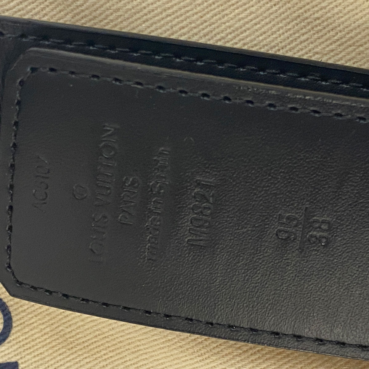 Louis Vuitton LV Initiales 40mm Reversible Belt Black Grey Leather. Size 95 cm