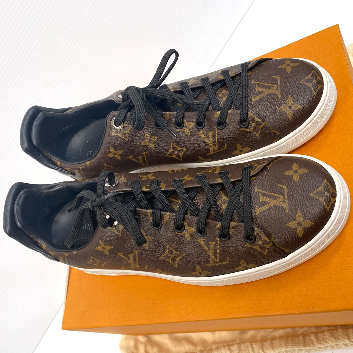 Louis Vuitton 2017 LV Monogram/Rose Gold Frontrow Lace Up Sneakers