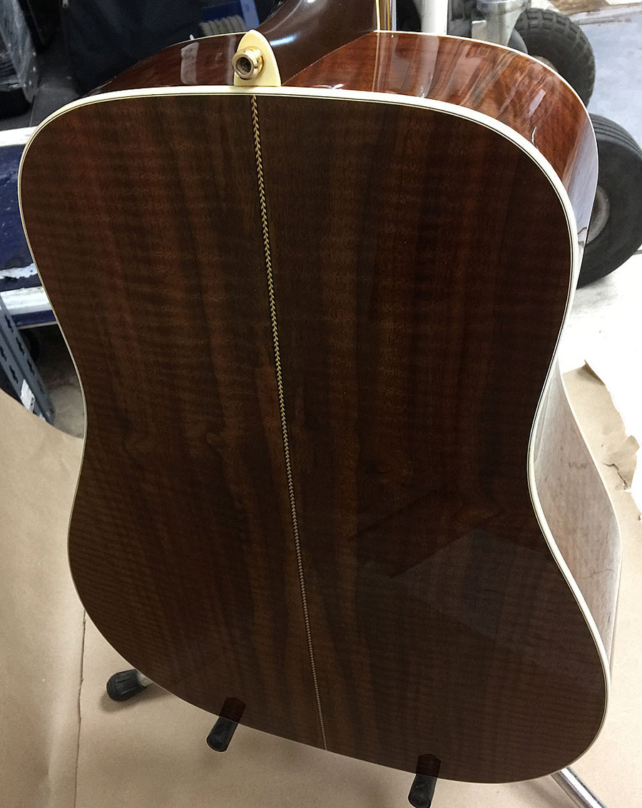 Martin Custom Walnut Dreadnought 1988 - Chicago Pawners & Jewelers