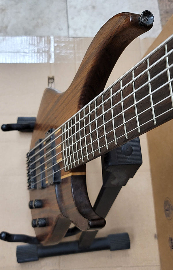 Peavey Grind 6-String Bass Guitar