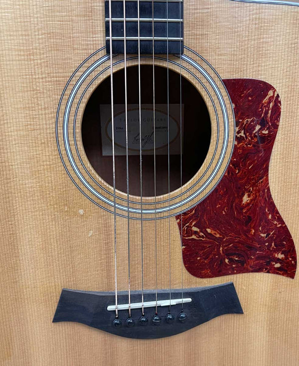 Taylor 210ce Acoustic/Electric Guitar 2012